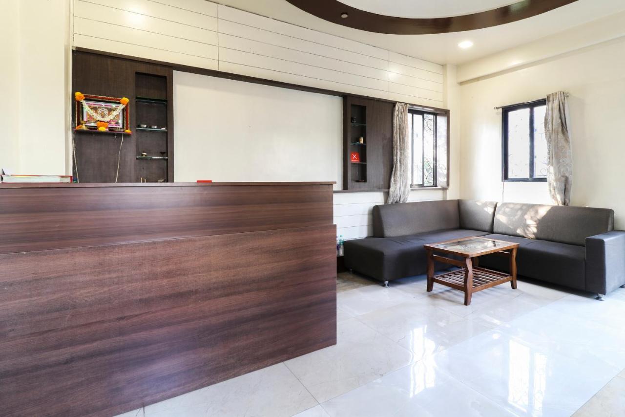 Oyo 10679 Hotel Nanashree Executive Vagholi Dış mekan fotoğraf